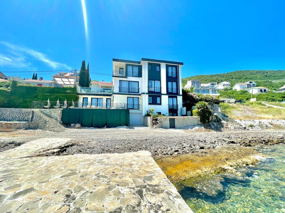 Beachfront Villa Pearl Of Adria Krasići Екстериор снимка