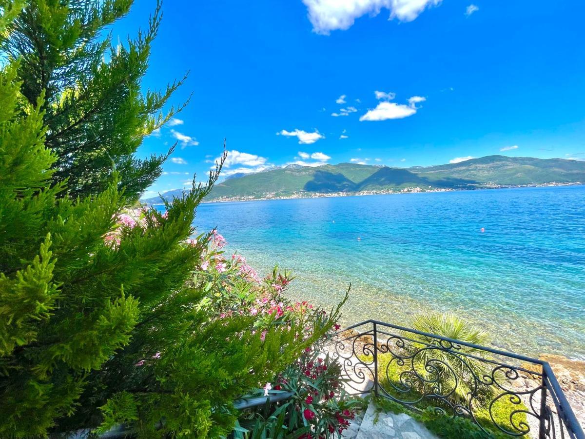 Beachfront Villa Pearl Of Adria Krasići Екстериор снимка