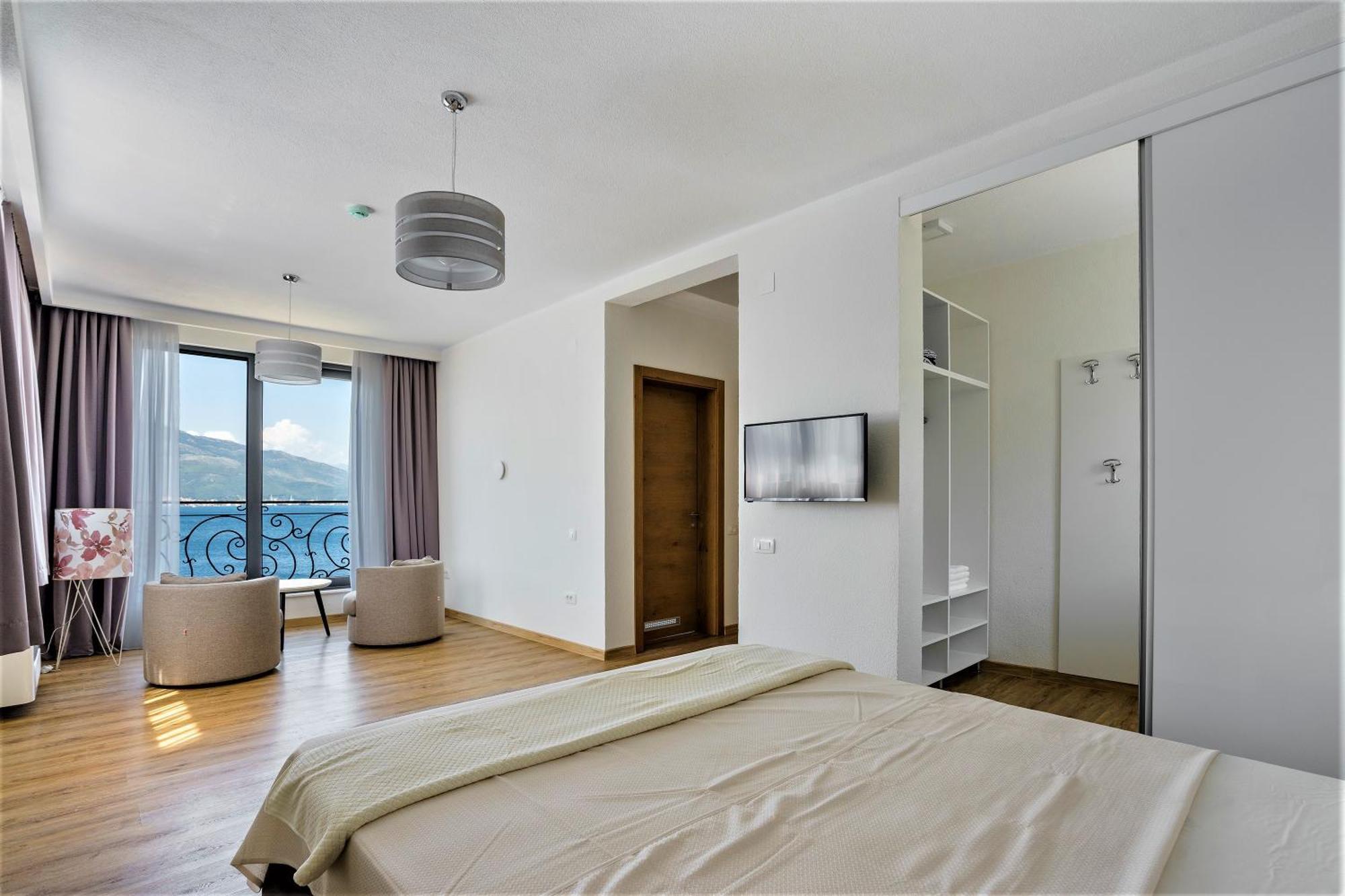 Beachfront Villa Pearl Of Adria Krasići Екстериор снимка